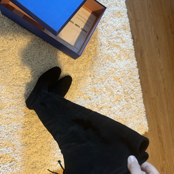 Only wear out once. No stains，size 8 - Picture 2 of 5